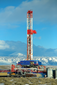 Patterson-UTI&rsquo;s Rig 276 drills near Pinedale, Wyo. Going forward, it&rsquo;s expected that operators will continue to demand premium, high-spec rigs with 1,500 hp, 750,000-lb mast and sub load capacity, 7,500-psi circulating system and a walking system.